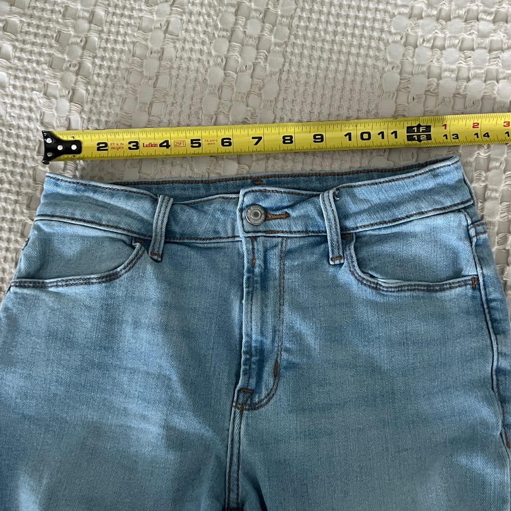 Old Navy High Rise Flare Jeans - Picture 5 of 7